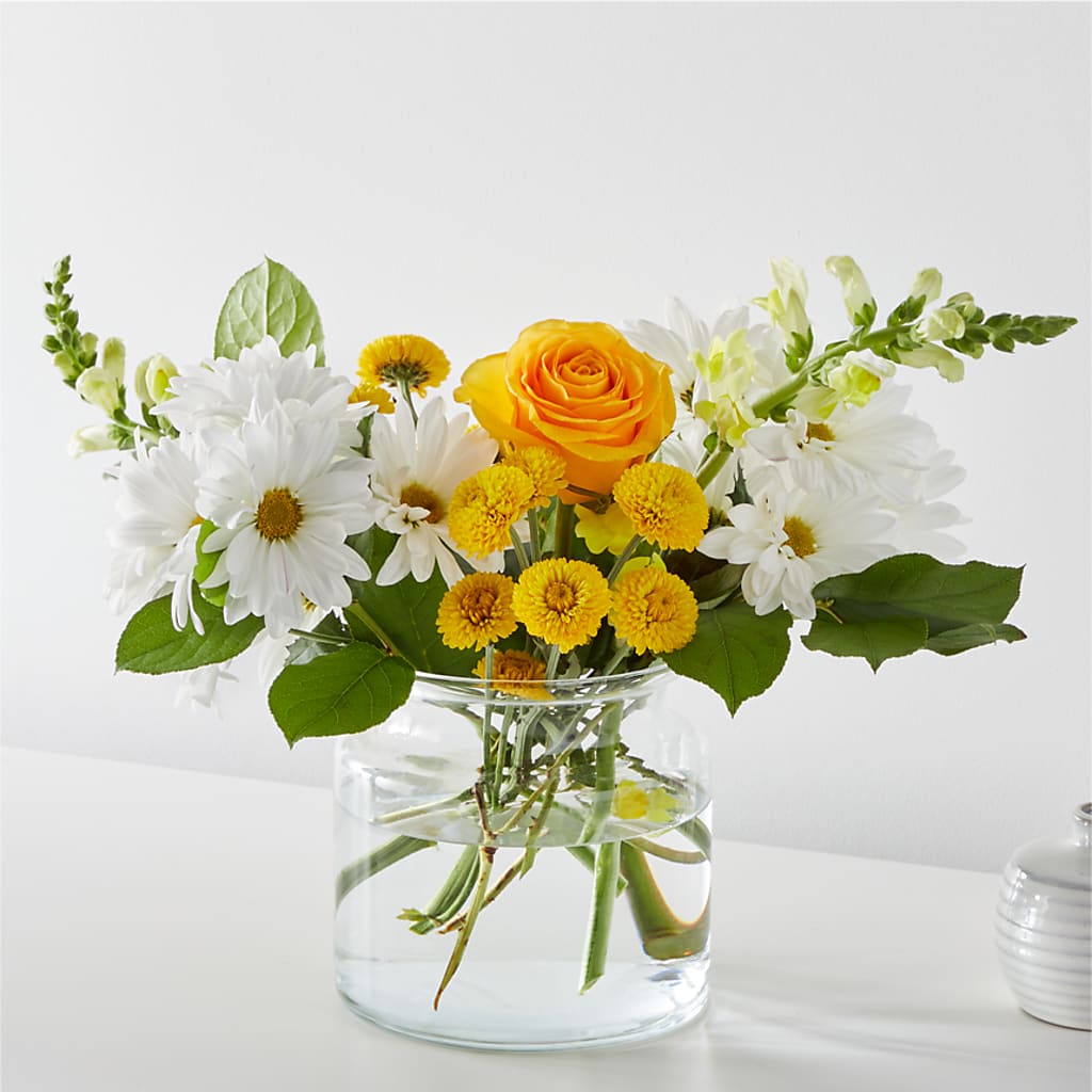 Sun Salutation Bouquet – A Touch Of Gracious Living, Salem OH