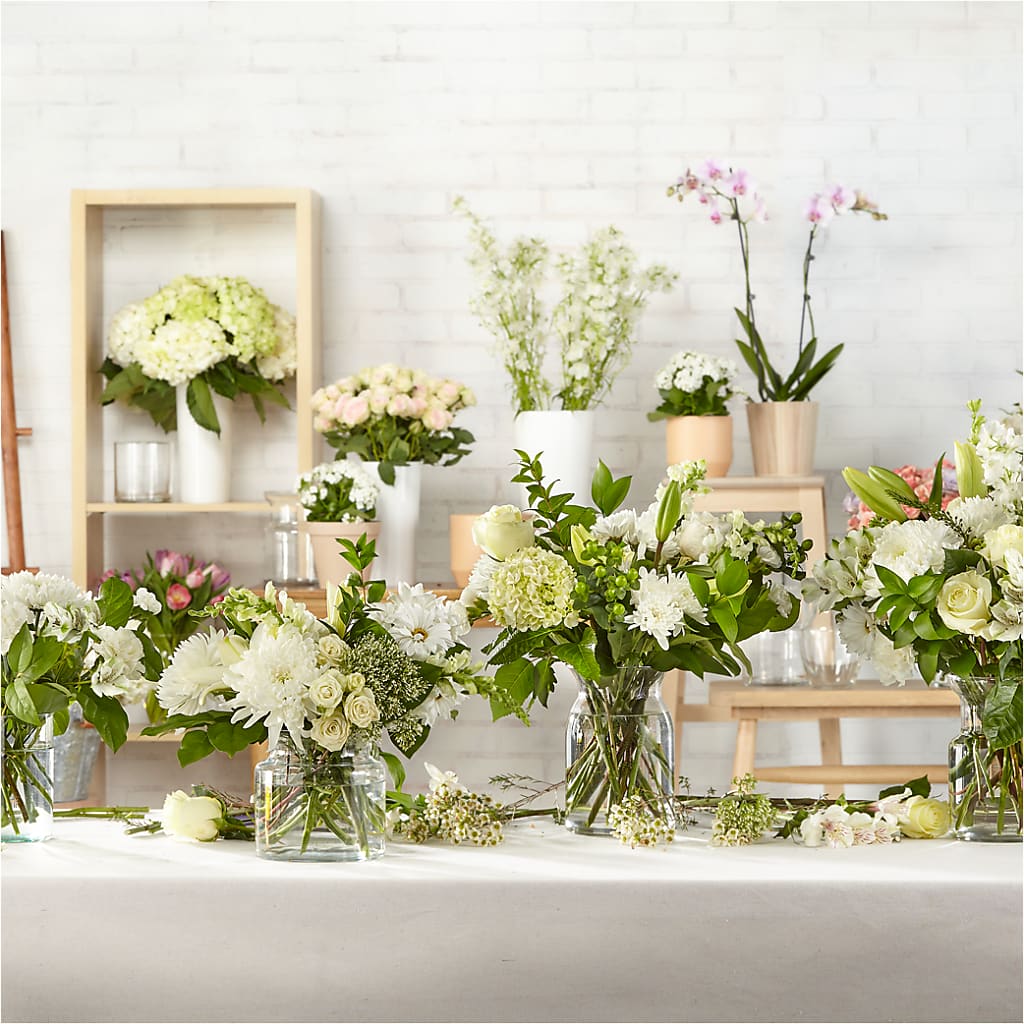 Classic Ivory – A Florist Original – A Touch Of Gracious Living, Salem OH