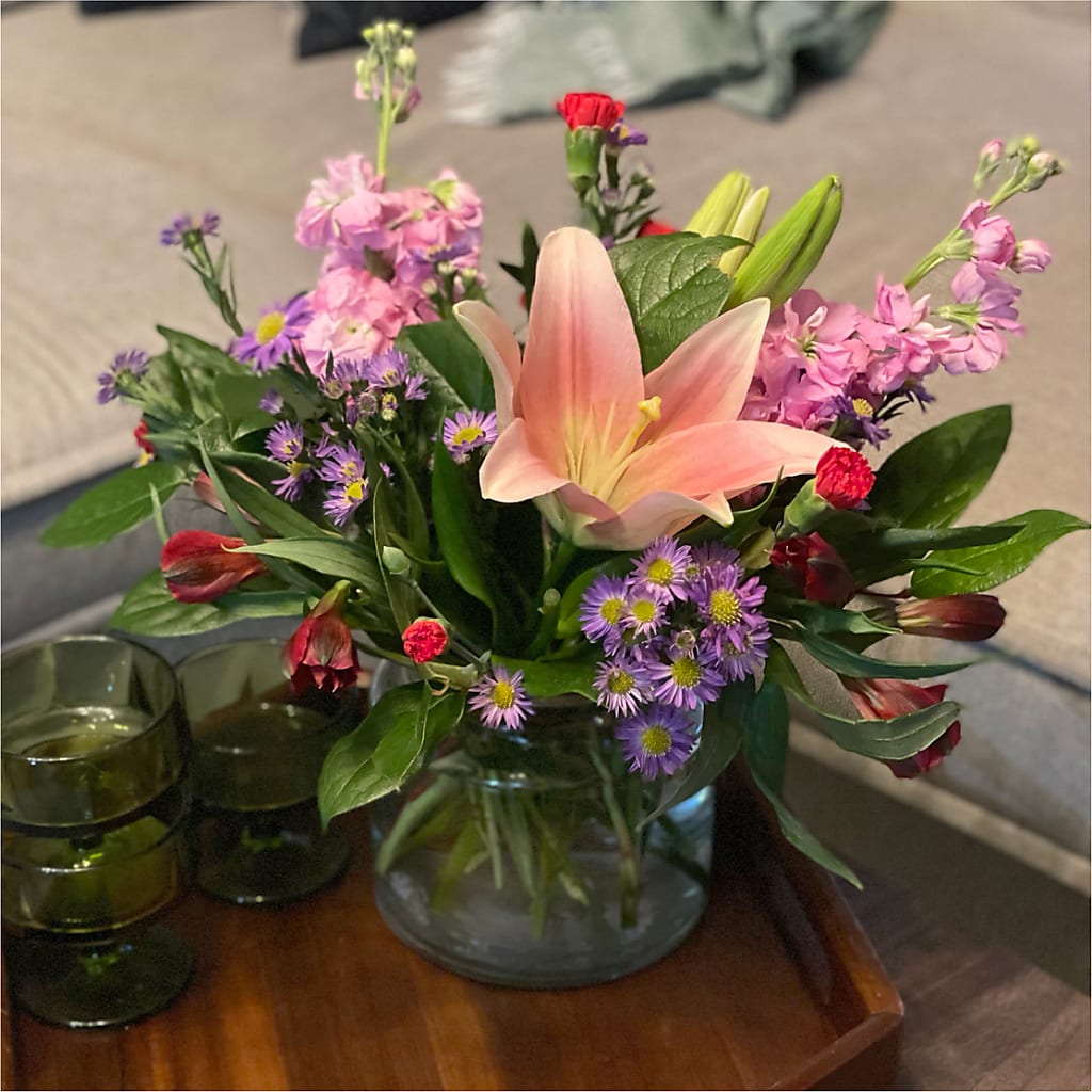 Romantique Bouquet –  A Touch Of Gracious Living, Salem OH