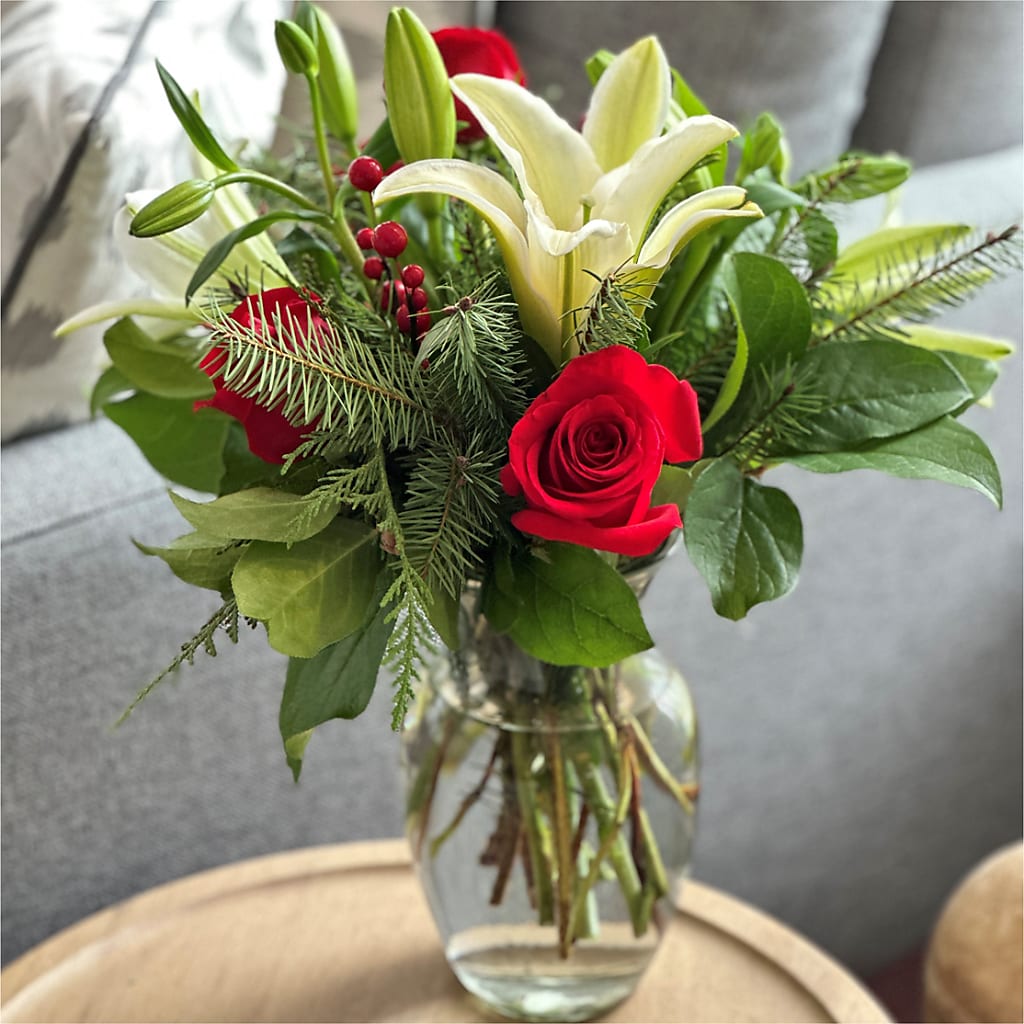 Sparkling Snowflakes Bouquet –  A Touch Of Gracious Living, Salem OH
