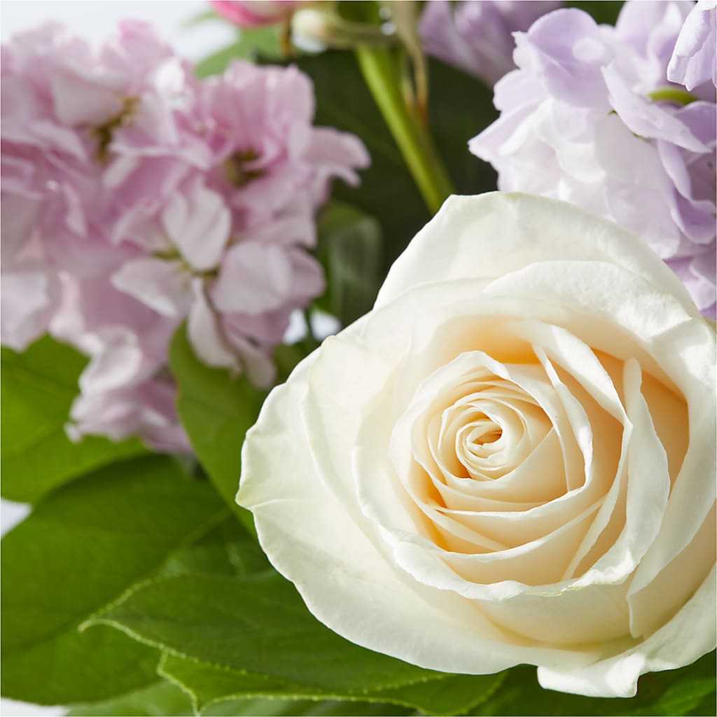 Springtime Spritz Bouquet –  A Touch Of Gracious Living, Salem OH