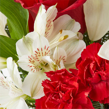 Holiday Season Bouquet –  A Touch Of Gracious Living, Salem OH
