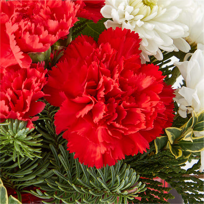 Christmas Market Bouquet –  A Touch Of Gracious Living, Salem OH
