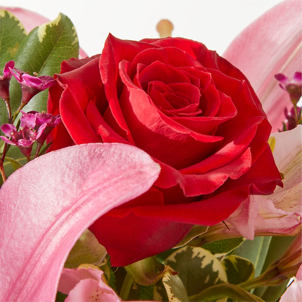 Lucky in Love Bouquet –  A Touch Of Gracious Living, Salem OH