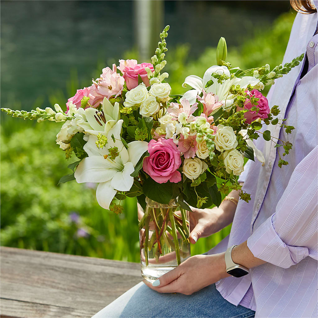 Fondly Bouquet –  A Touch Of Gracious Living, Salem OH
