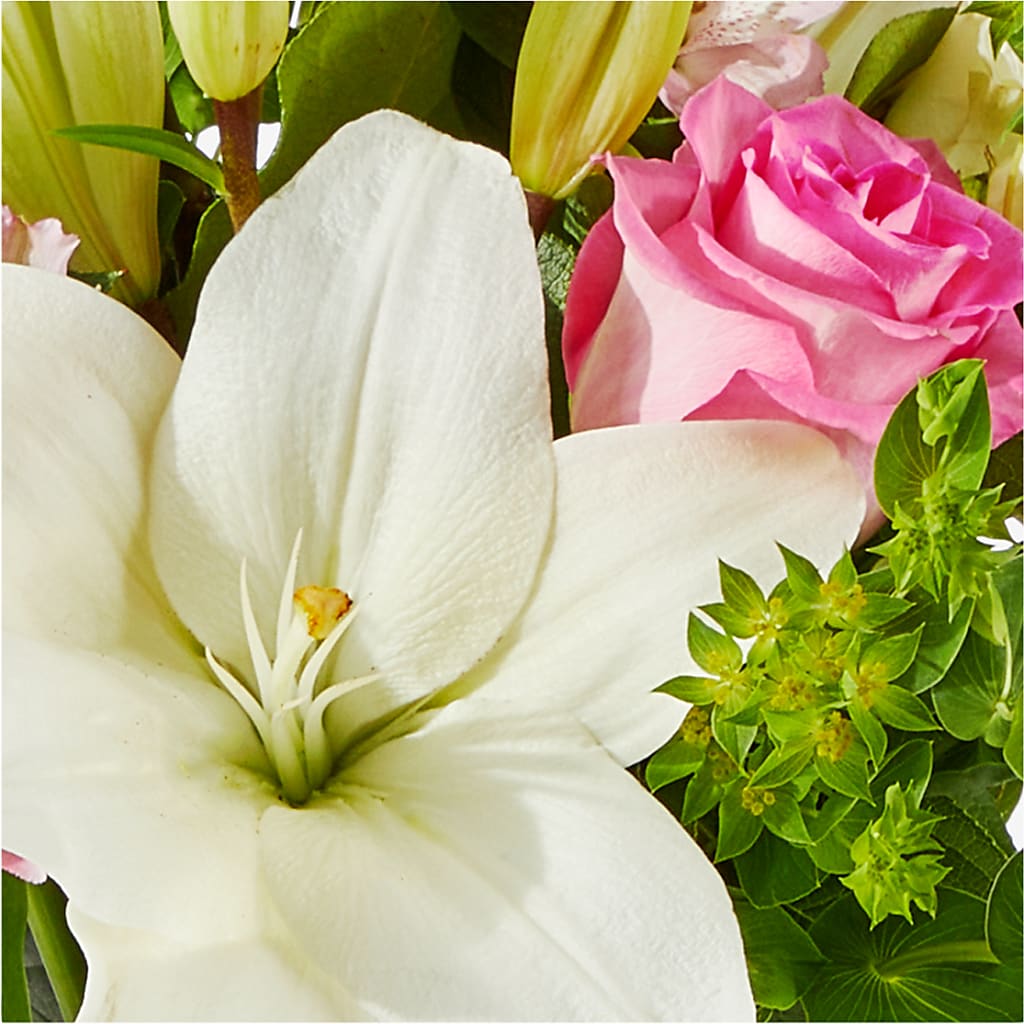 Fondly Bouquet –  A Touch Of Gracious Living, Salem OH